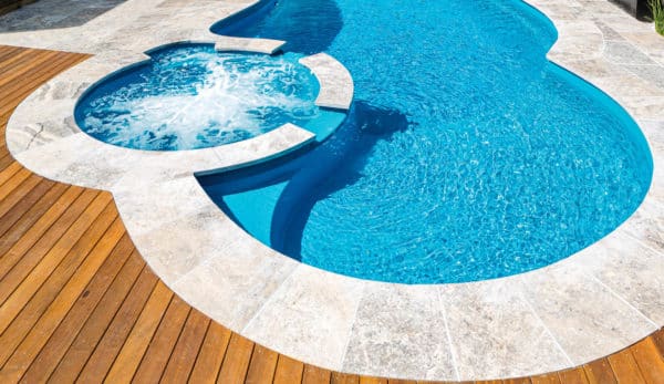 Leisure-Pools_Allure_40_Crystal-Blue_US_2016-600x347