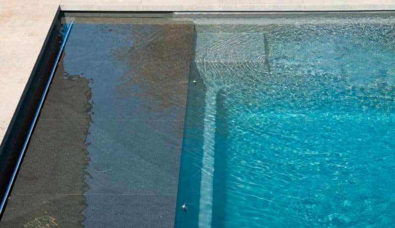Leisure-Pools_Cube_34_Graphite-Grey_EU_2019-1-of-1-2-800x463