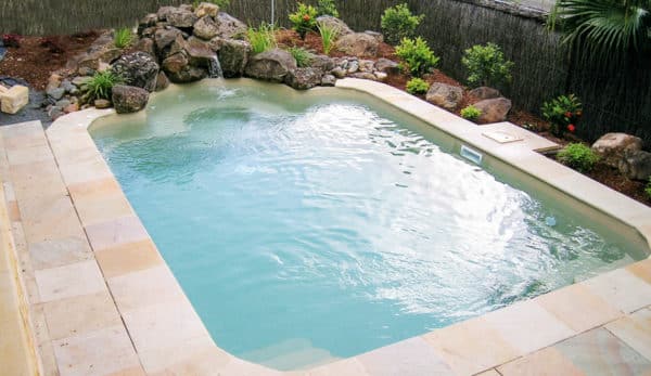 Leisure-Pools_Roman-Courtyard_20_Diamond-Sand_AU_2015-600x347 (1)