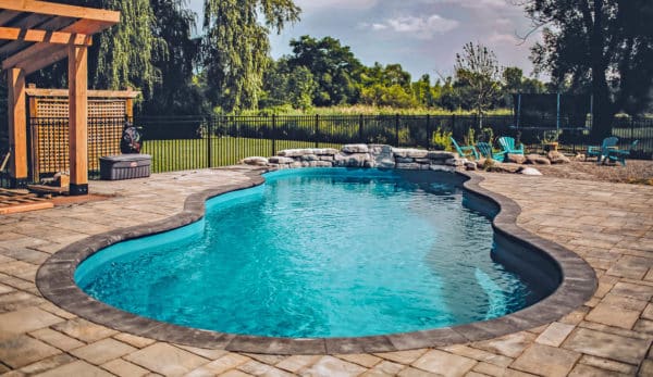 LeisurePools_Caribbean_40_Aquamarine_CA_2017-600x347