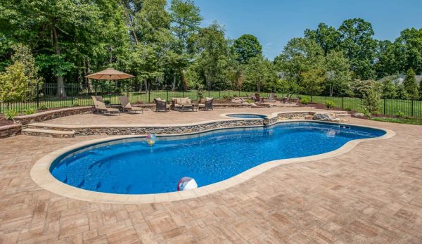 LeisurePools_Caribbean_40_SapphireBlue_US_2016-600x347 (1)