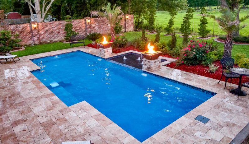 LeisurePools_Elegance_19_EbonyBlue_US_2014-800x463