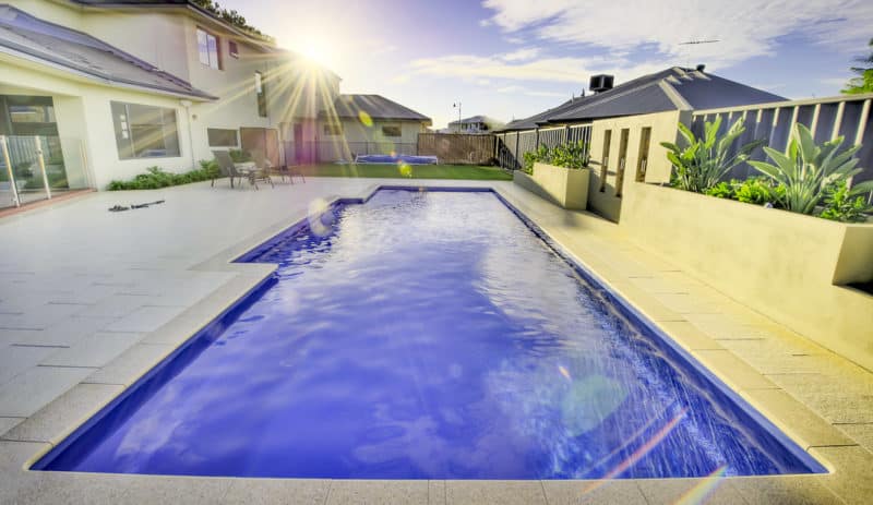 LeisurePools_Elegance_26_SapphireBlue_AU_2010-800x463