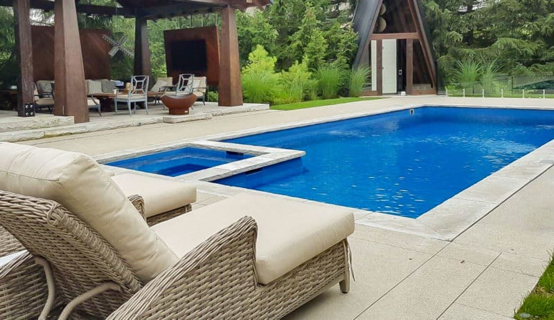 LeisurePools_Icon_40_SapphireBlue_CA_2017-3-1-800x463