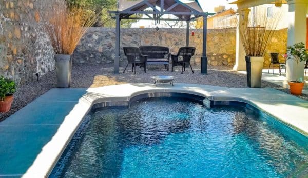 LeisurePools_Roman_28_EbonyBlue_AU_2009-600x347 (1)
