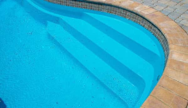 LeisurePools_Tuscany_23_CrysalBlue_US_2019-600x347