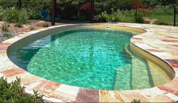 LeisurePools_Tuscany_23_DiamondSand_AU_2010-600x347