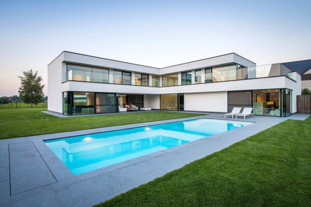 Reactangular shape pool put in ground in a fantastic ultra modern villa in jupiter palm beach florida