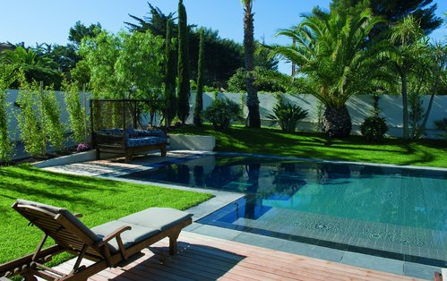 Read more about the article Pool Equipment Maintenance